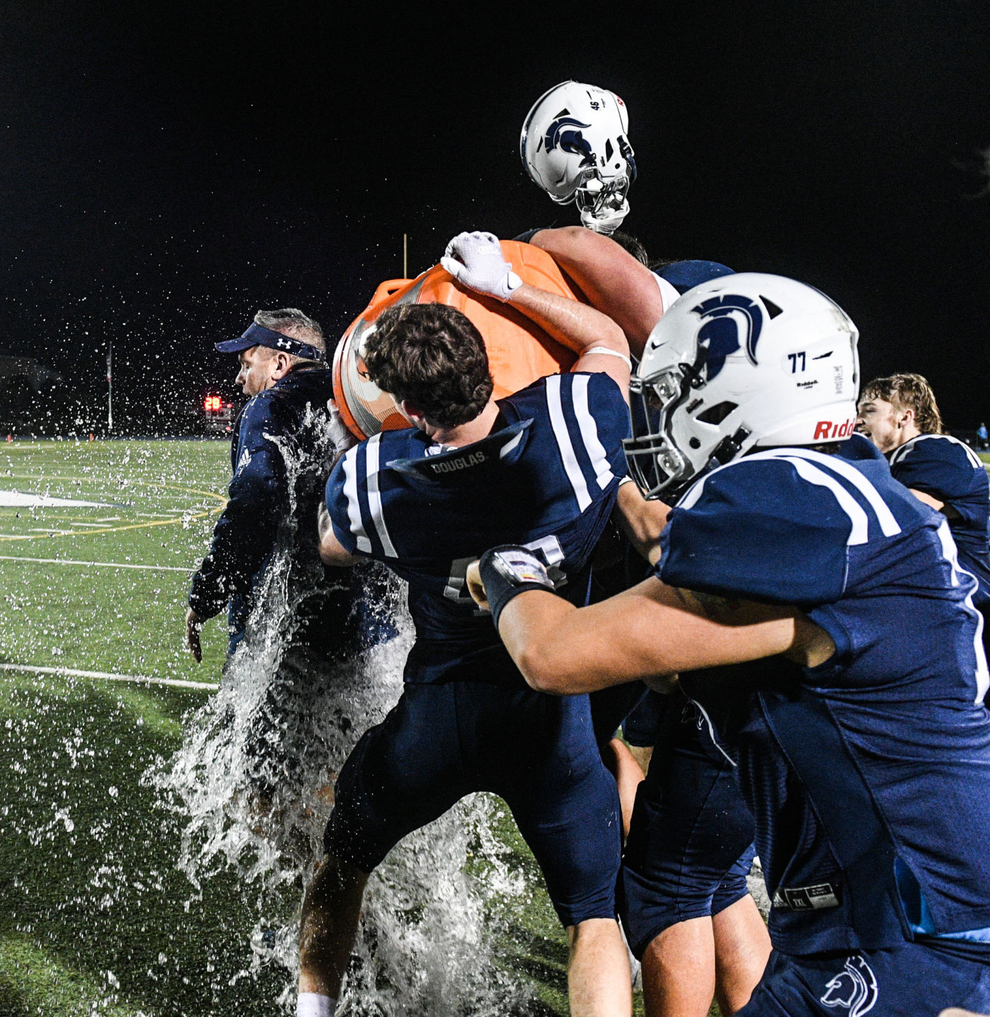 110620-qc-spt-icw-pv-football-024